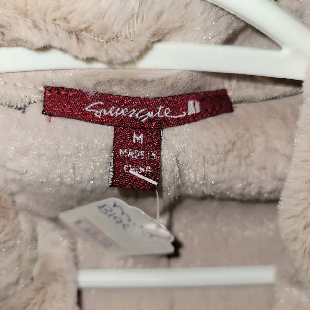 Women's Tan/ Cream Soft  Jackets With Pockets  Zipper Closure - Picture 3 of 10